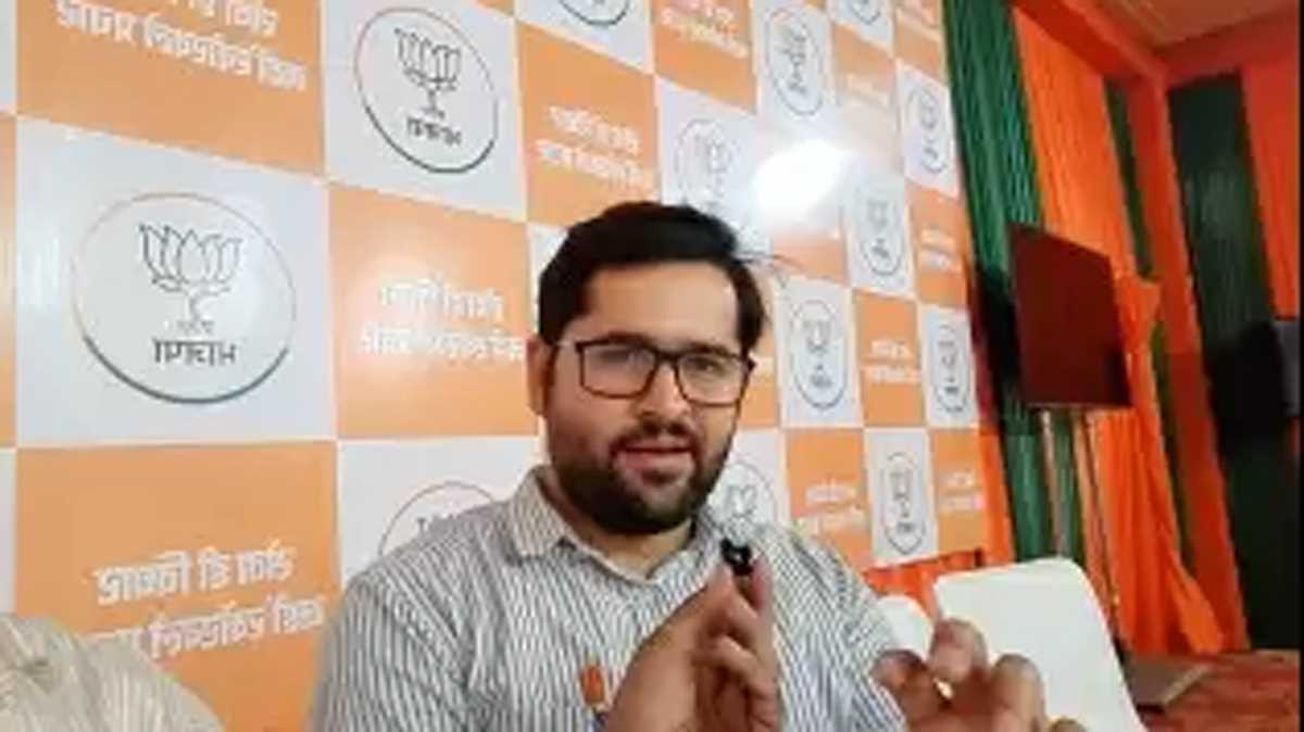 भाजपा के दिल्ली प्रदेश प्रवक्ता सिसोदिया और केजरीवाल पर बरसे